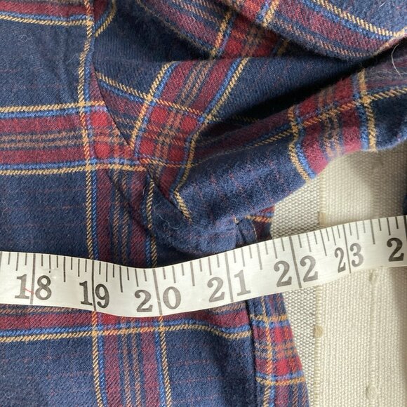UNTUCKit Flannel Shirt Blue Plaid Long Sleeve Preppy Cozy Size Medium - Picture 6 of 7